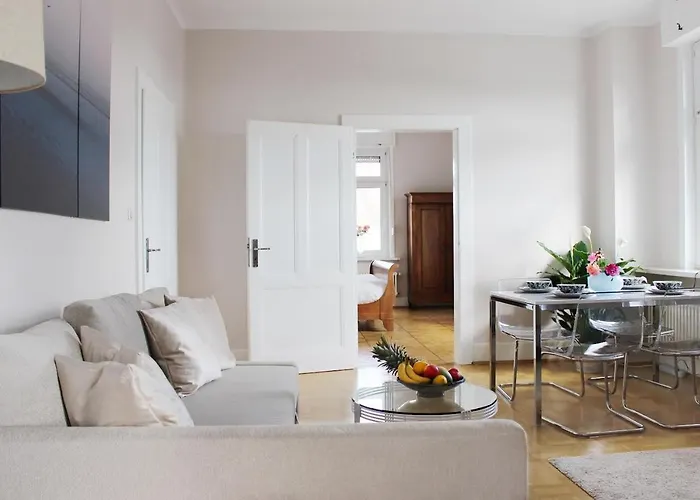 Wunderschoene, Grosszuegige